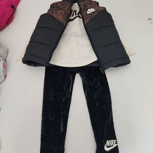 Nike Kids Joggers 3 pc outfit Size XS 3-4Y Black Velour Velvet Texture Athleisur